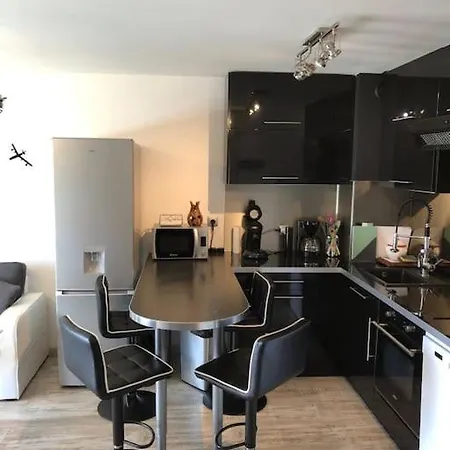 Bord Canal Tranquillite Demain Nous Appartient Apartment Sete